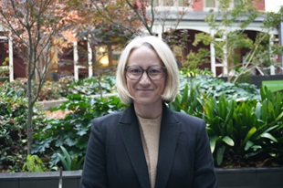 Dr Annaliese van Diemen Dr Annaliese van Diemen