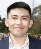 Photograph of Vincent Aw.