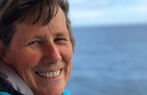 Robyn Lucas headshot